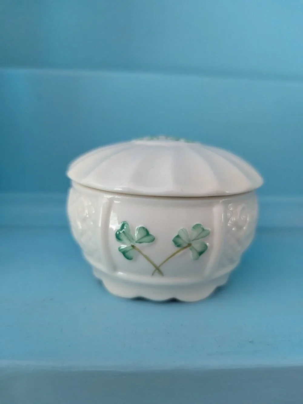 Belleek 1990s measures chips